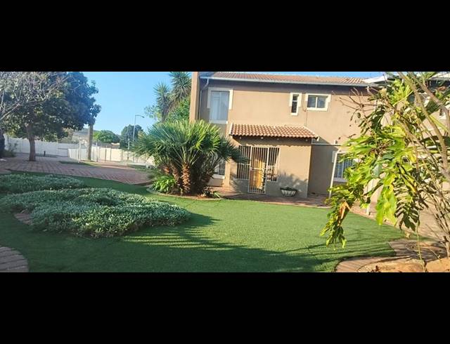 4 BEDROOM HOUSE FOR SALE IN ELANDSPOORT